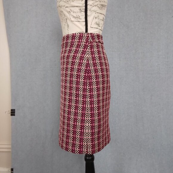 Ann Taylor | Textured Check Skirt Pink Black Berry | Size 2 - Picture 4 of 8